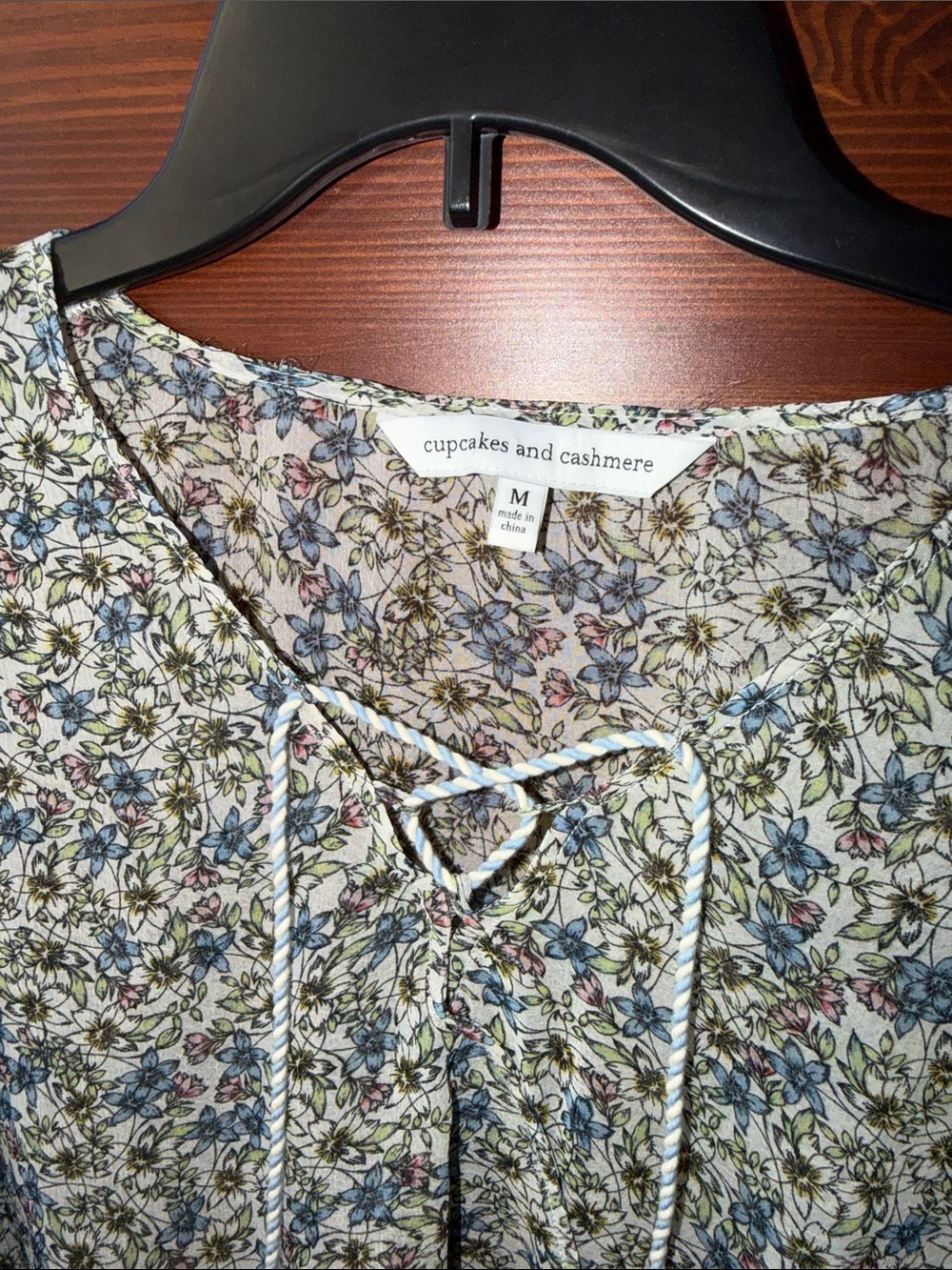 Cupcakes and Cashmere Zilla Floral Lace Trim Top Sheer Boho Medium - Picture 3 of 5